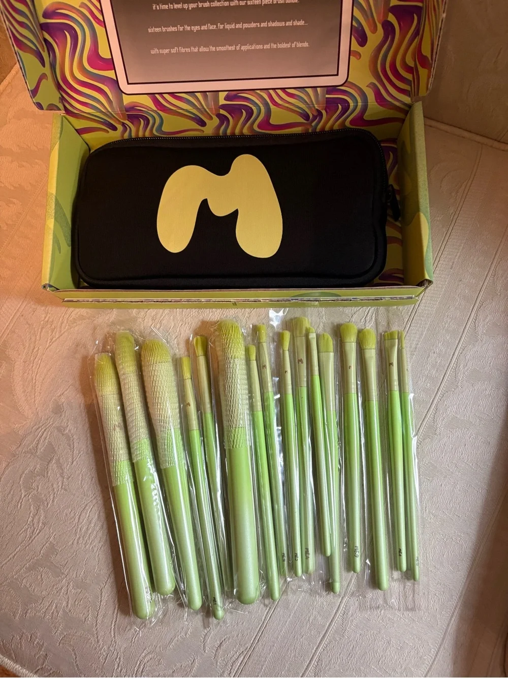 Made by Mitchell 16 Piece Makeup Brush Set with Bag Pouch BNIB